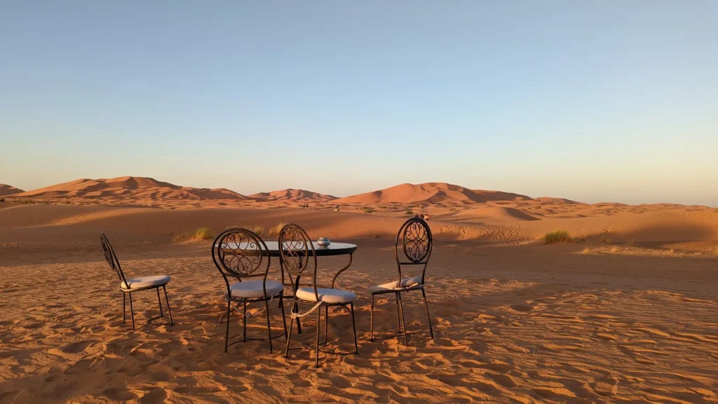 Sahara table on dunes